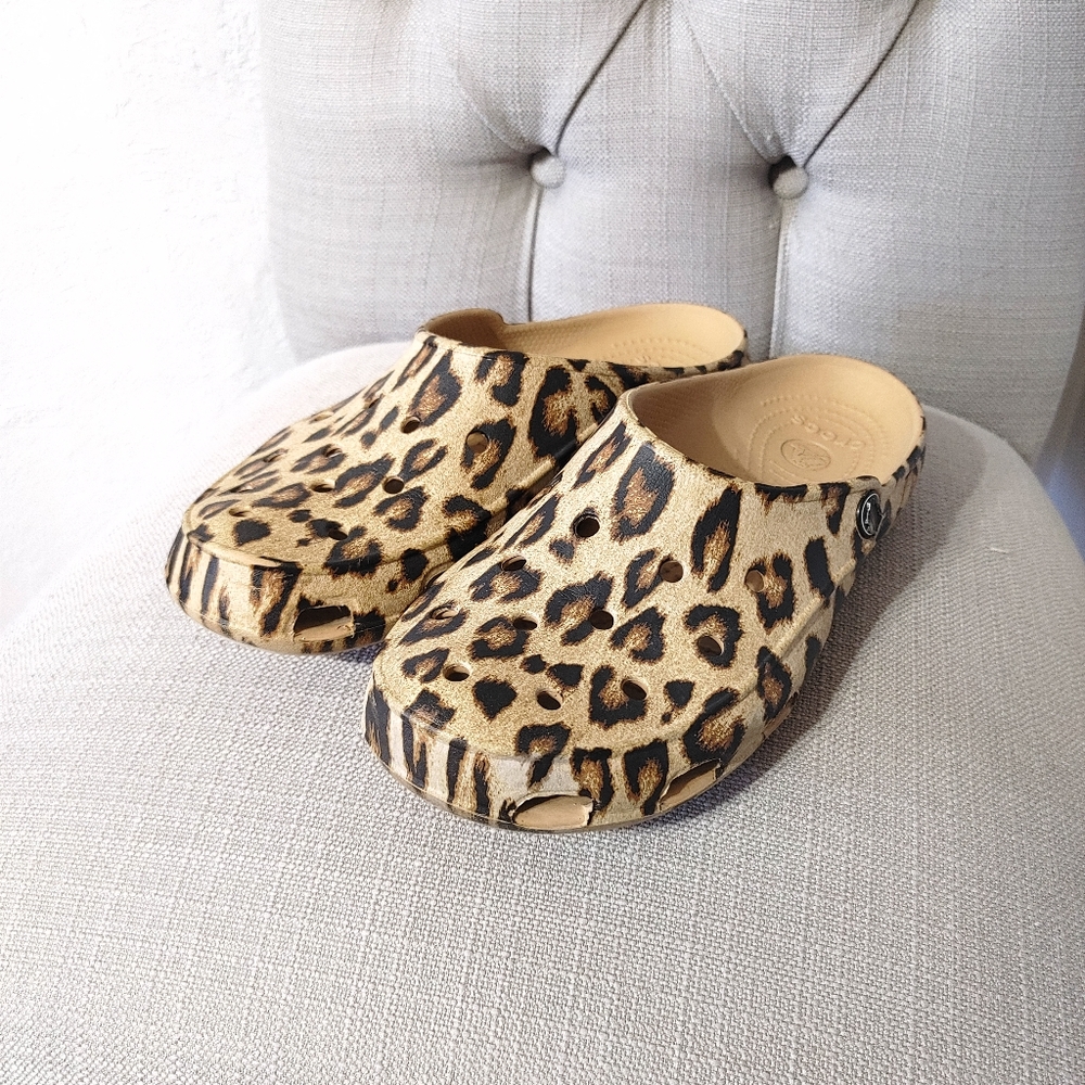 Leopard crocs